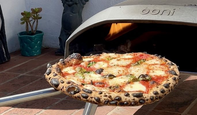 How to Use a Pizza Turning Peel with an Ooni Pizza Oven
