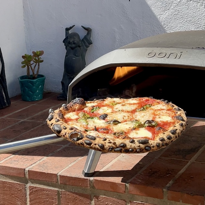 How to Use a Pizza Turning Peel with an Ooni Pizza Oven